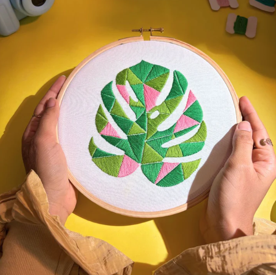Monstera Leaf - Stitch By Colours - DIY Embroidery Kit